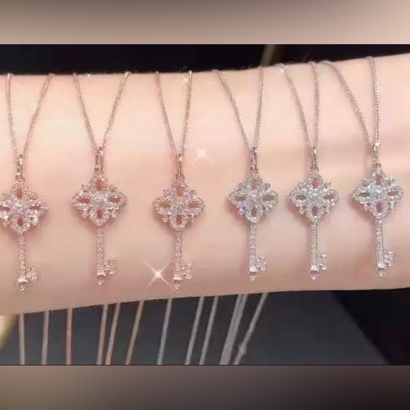 Silver key to the heart necklace - Picture 4 of 4